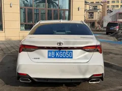 2022 Toyota Avalon 2.0L Luxury, белый — фото 9