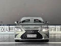 2022 Lexus ES 200, зелёный — фото 2
