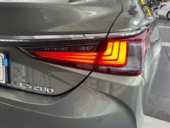 2022 Lexus ES 200, зелёный — фото 21