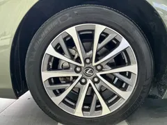 2022 Lexus ES 200, зелёный — фото 24