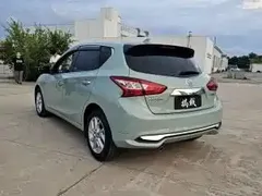 2023 Nissan Tiida 1.6L CVT — фото 6