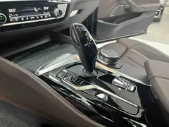2022 BMW 5 Series 530Li Premium M Sport Package, чёрный — фото 23