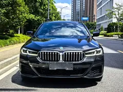 2022 BMW 5 Series 5 530Li M, чёрный — фото 2