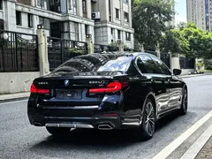 2022 BMW 5 Series 5 530Li M, чёрный — фото 4