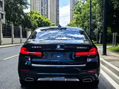 2022 BMW 5 Series 5 530Li M, чёрный — фото 5