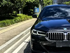 2022 BMW 5 Series 5 530Li M, чёрный — фото 12