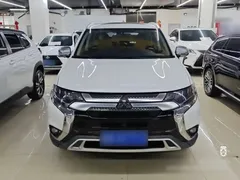 2020 Mitsubishi Outlander 2.4L 4WD 5, белый — фото 3