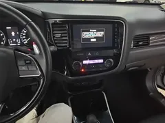 2020 Mitsubishi Outlander 2.4L 4WD 5, белый — фото 13