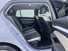 2023 Volkswagen Golf 280TSI DSG Pro — фото 20