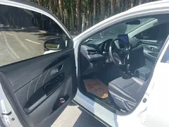 2022 Toyota Yaris L Zhixuan X 1.5L CVT PLUS, белый — фото 9