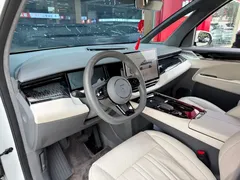 2022 Zeekr 009 ME, белый — фото 13