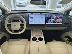 2025 Li Auto i8 Standard, белый — фото 6