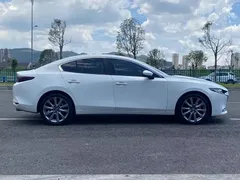 2022 Mazda 3 2.0L AT, белый — фото 3