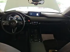 2023 Mazda 3 2.0L AT, белый — фото 10
