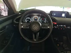2023 Mazda 3 2.0L AT, белый — фото 11