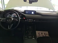 2023 Mazda 3 2.0L AT, белый — фото 13