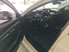2023 Mazda 3 2.0L AT, белый — фото 16