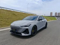 2022 Changan UNI-V 1.5T — фото 1