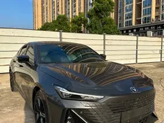 2022 Changan UNI-V 1.5T — фото 2