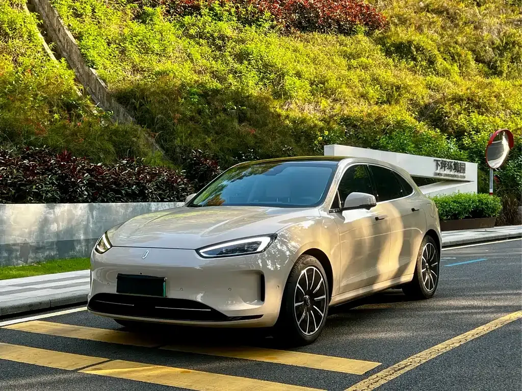 2022 Aito M5 4WD