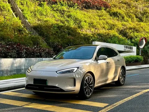 2022 Aito M5 4WD