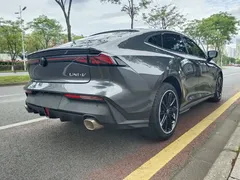 2022 Changan UNI-V 1.5T — фото 5