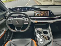 2022 Changan UNI-V 1.5T — фото 13