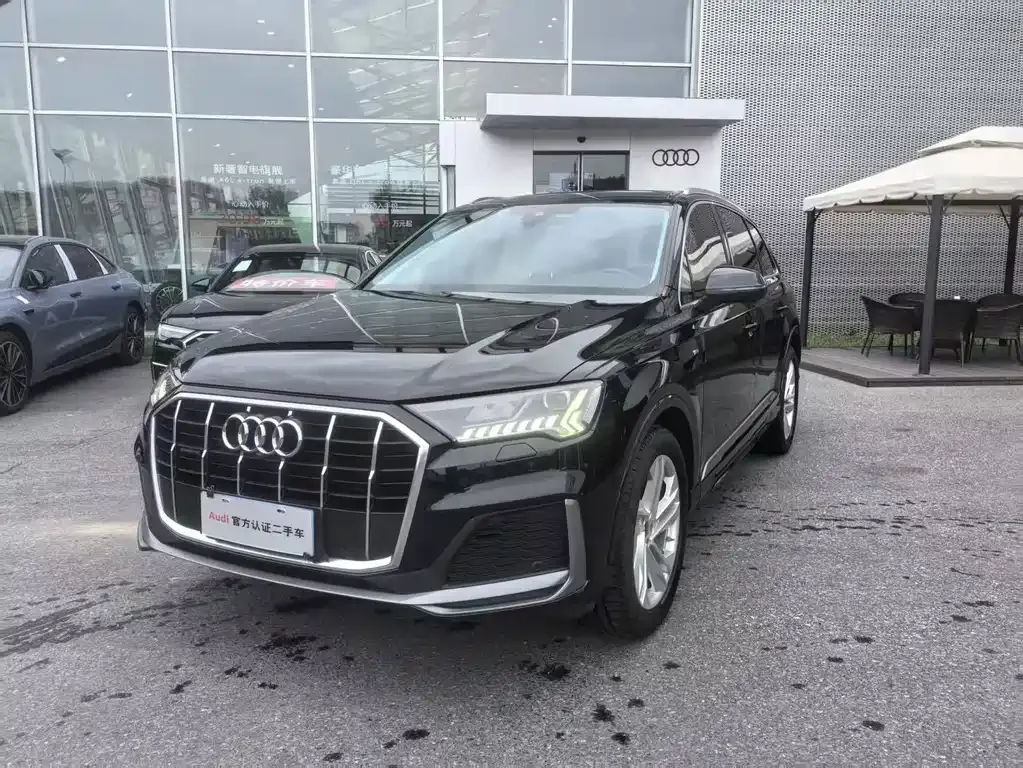 2023 Audi Q7 45 TFSI quattro S line