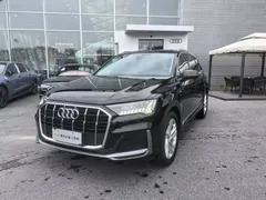 2023 Audi Q7 45 TFSI quattro S line, чёрный — фото 1