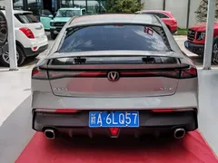 2022 Changan UNI-V 1.5T — фото 6