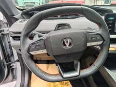 2022 Changan UNI-V 1.5T — фото 13