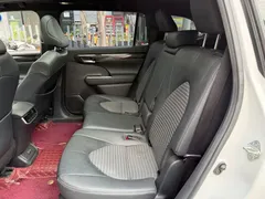 2021 Toyota Crown Kluger 2.5L HEV 4WD Luxury, белый — фото 12