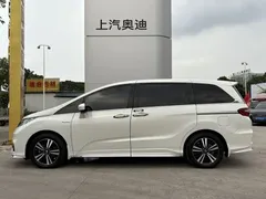 2021 Honda Odyssey 2.0L Premium, белый — фото 13