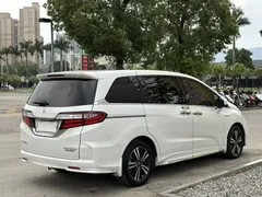 2021 Honda Odyssey 2.0L Premium, белый — фото 14