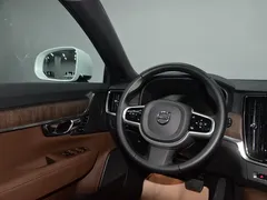 2021 Volvo V90 Cross Country B5 AWD, белый — фото 13