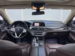 2021 BMW 7 Series 730Li Luxury Package, чёрный — фото 20