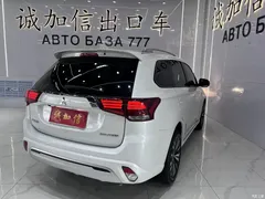 2021 Mitsubishi Outlander 2.0L 2WD 5, белый — фото 6