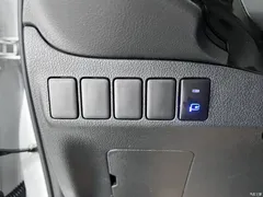 2021 Mitsubishi Outlander 2.0L 2WD 5, белый — фото 10