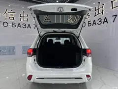 2021 Mitsubishi Outlander 2.0L 2WD 5, белый — фото 14