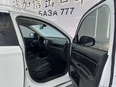 2021 Mitsubishi Outlander 2.0L 2WD 5, белый — фото 15