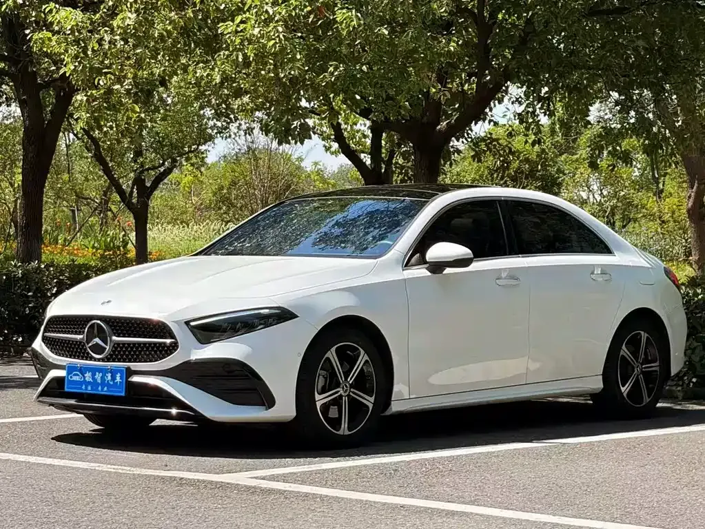 2023 Mercedes-Benz A-Class A 200 L Fashion