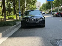 2021 BMW 5 Series 5 530Li M, чёрный — фото 2