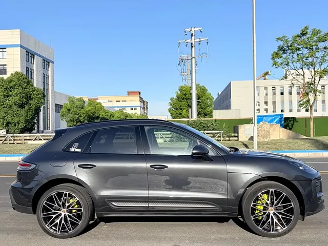2023 Porsche Macan 2.0T