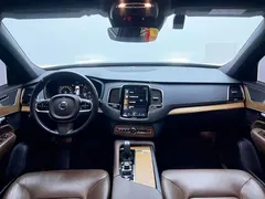 2022 Volvo XC90 B6 Luxury 7, чёрный — фото 4