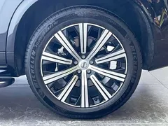 2022 Volvo XC90 B6 Luxury 7, чёрный — фото 9