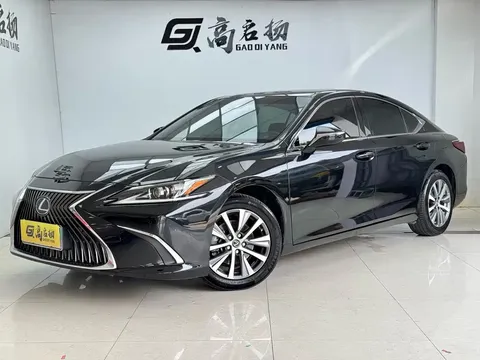 2020 Lexus ES 200