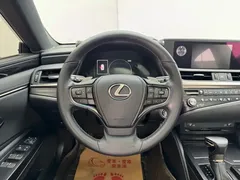 2020 Lexus ES 200, чёрный — фото 16