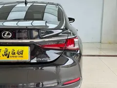 2020 Lexus ES 200, чёрный — фото 23
