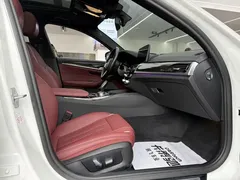 2022 BMW 5 Series 5 525Li M, белый — фото 8