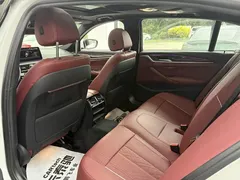 2022 BMW 5 Series 5 525Li M, белый — фото 9